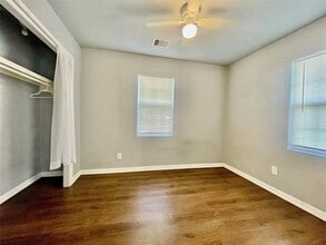 Building Photo - 6803 Bloom Dr