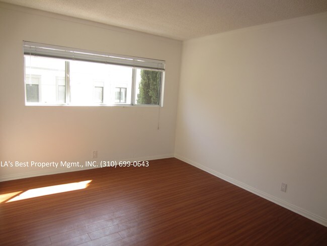 Foto del edificio - 1622 S Beverly Glen Blvd