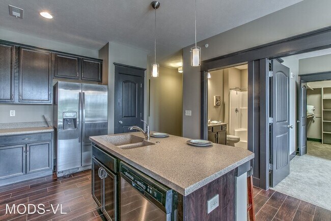 Building Photo - 1010 N 192 Terrace Ct