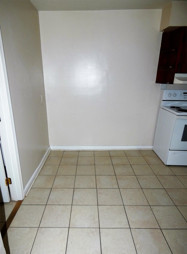 Building Photo - 26 Iras Ln