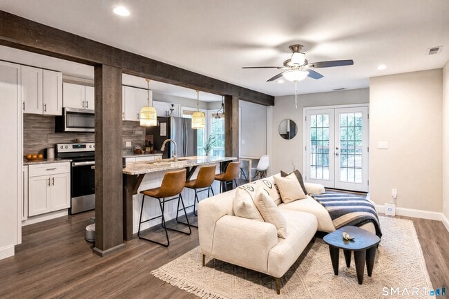 Building Photo - 10 Lenape Trail