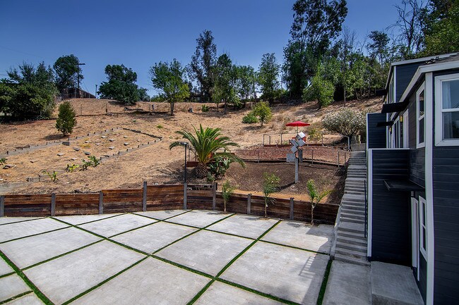 Foto del edificio - 3650 1/4 Harriman Ave