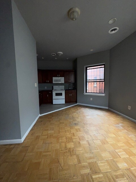 Foto del edificio - 4254 Parkside Ave