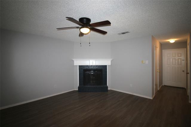 Foto del edificio - 4744 Meadow Trail Dr
