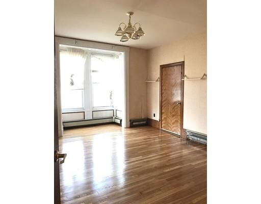 Foto del edificio - 558 Pleasant St