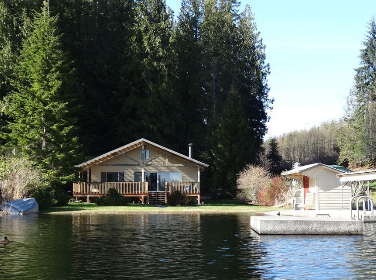 Primary Photo - 31 SW Lake Roesiger Rd
