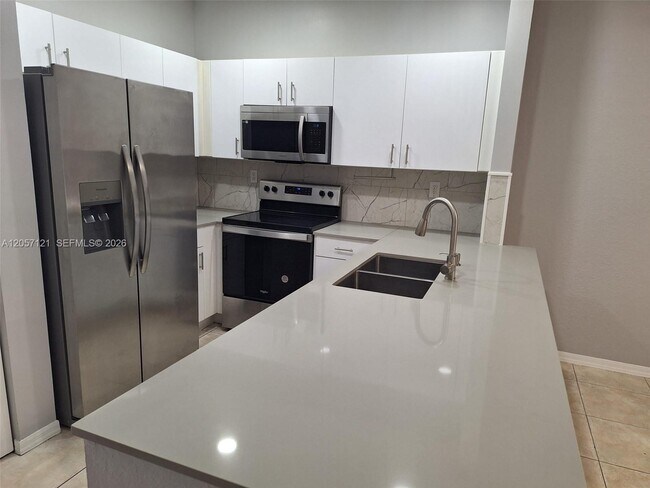 Foto del edificio - 5761 NW 115th Ct