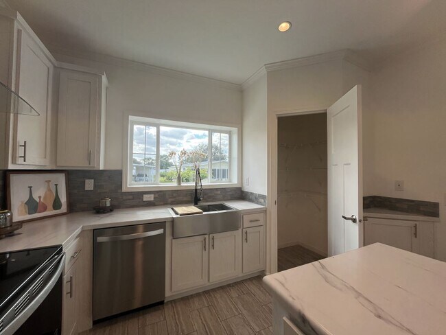 Foto del edificio - 557 Bimini Cay Cir