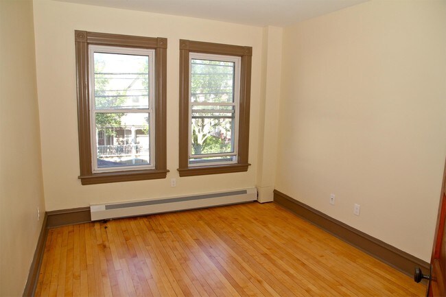 Building Photo - 76 N Union St