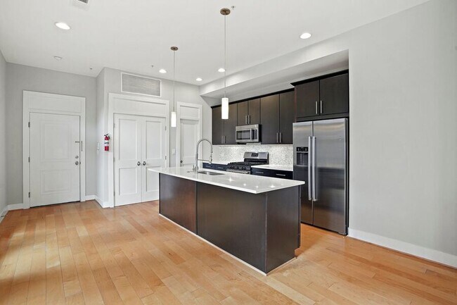 Foto del edificio - 3579 13th St NW