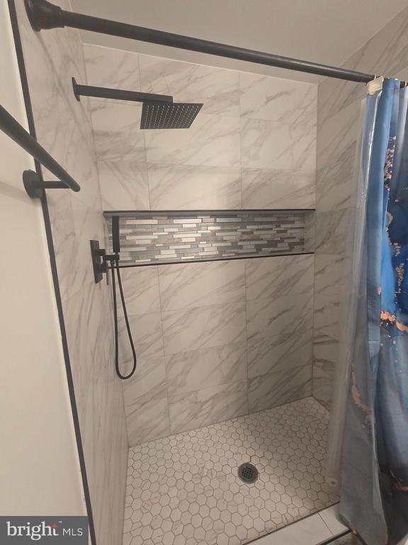 Foto del edificio - 11044 Birchtree Ln