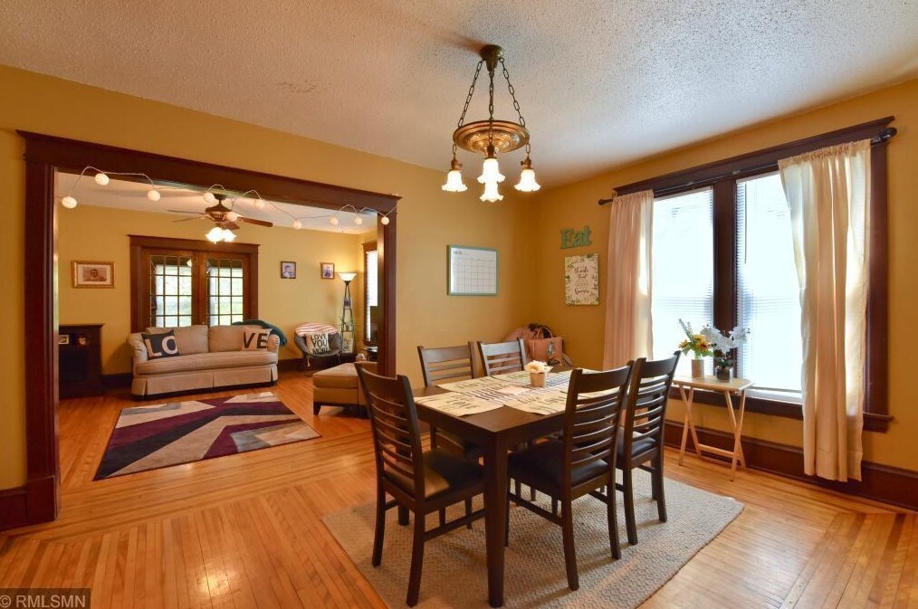 Foto principal - 3236 18th Ave S