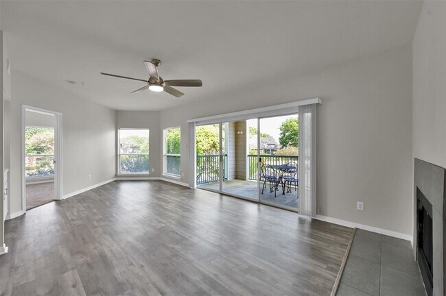 Building Photo - 12800 Melville Dr