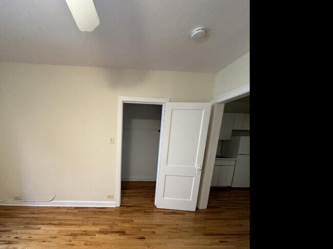 Foto del edificio - 0 bedroom in CHICAGO IL 60657