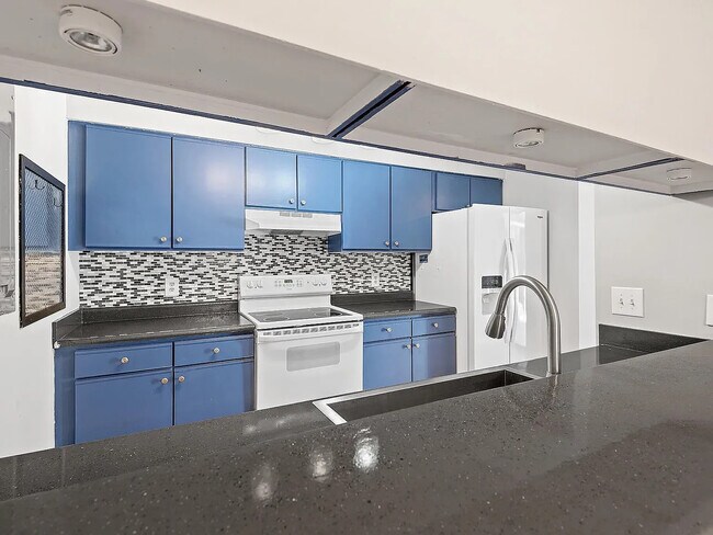 Foto del edificio - Room in Condo on Finley Forest Dr