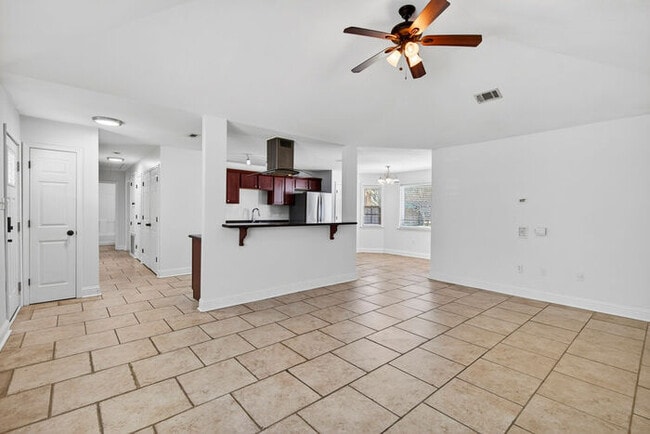 Building Photo - 15116 Rosewood St