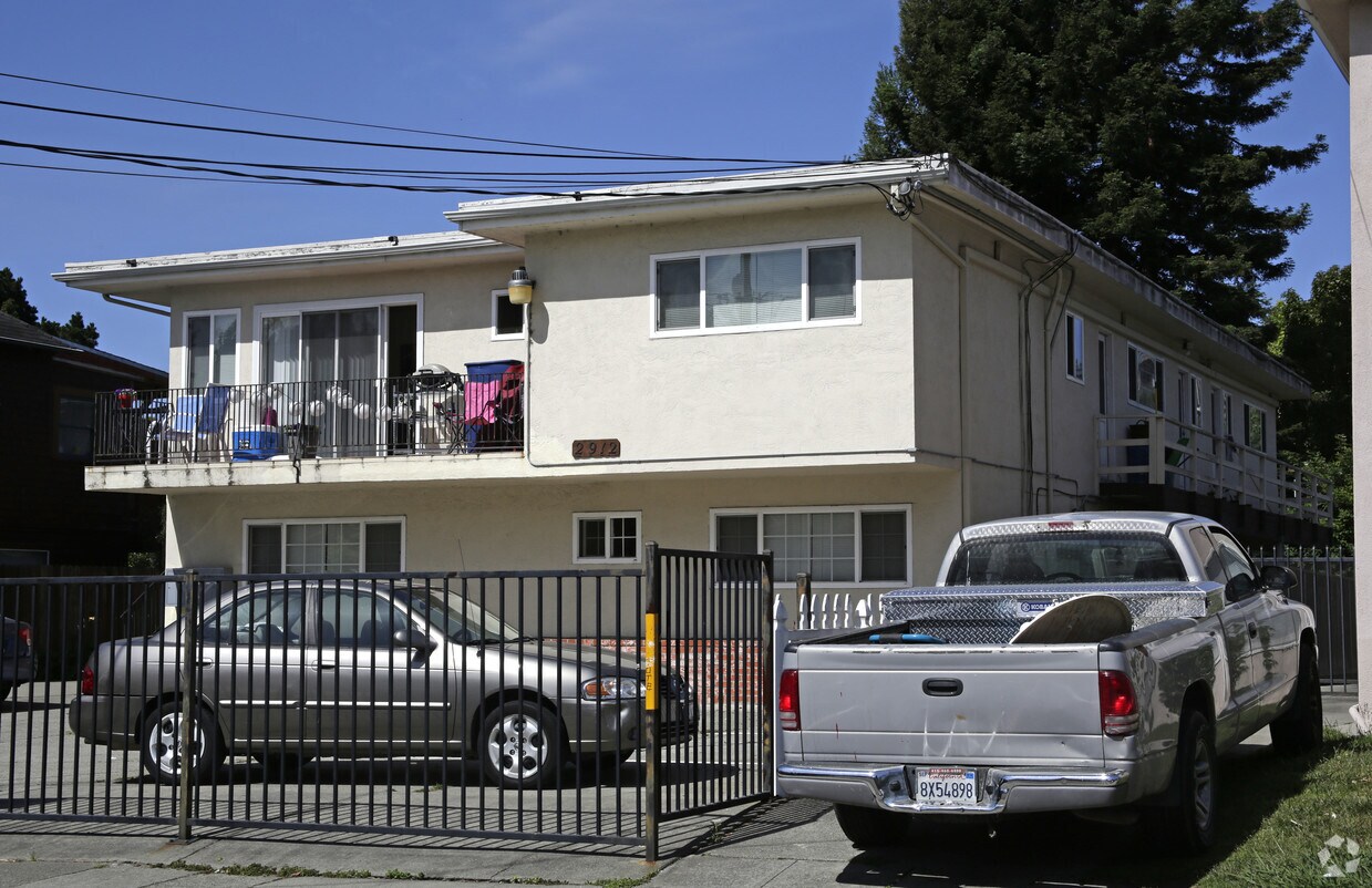 Foto principal - 2912 Otis St
