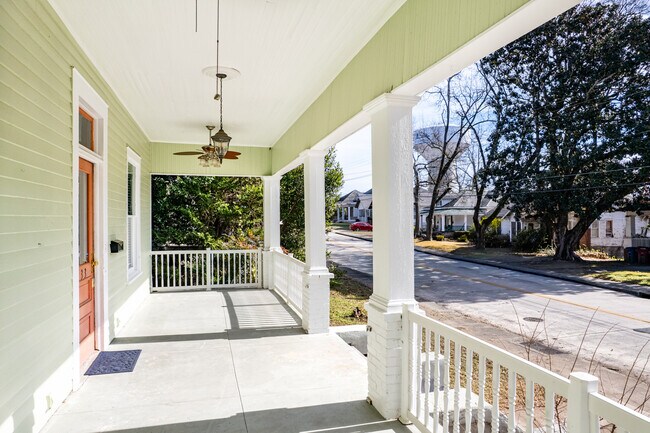 Foto del edificio - 2533 English Ave