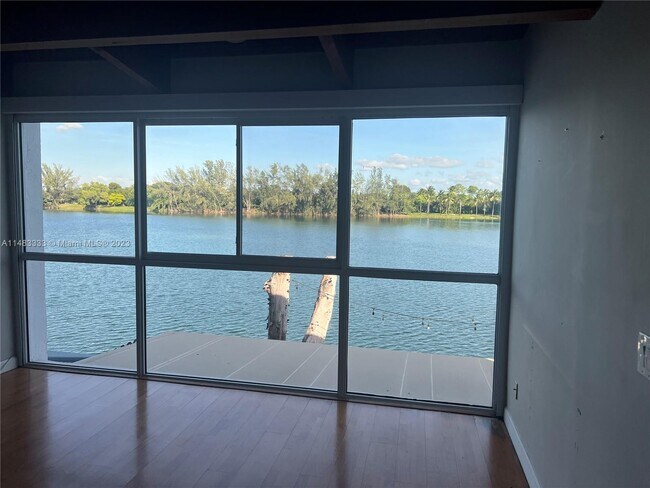 Foto del edificio - 5139 SW 71st Pl