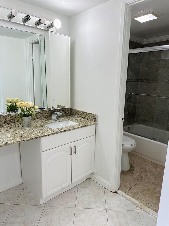 Foto del edificio - 1301 NE Miami Gardens Dr