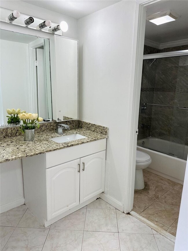Building Photo - 1301 NE Miami Gardens Dr
