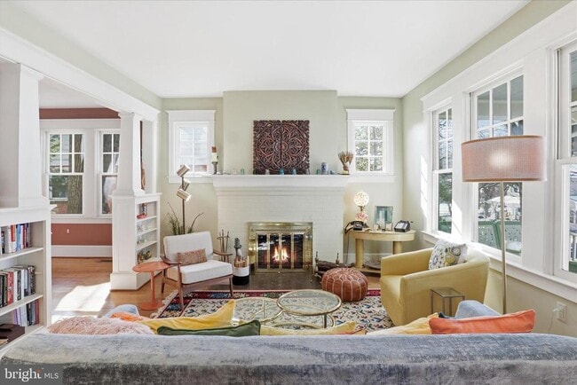 Building Photo - 511 N Fillmore St