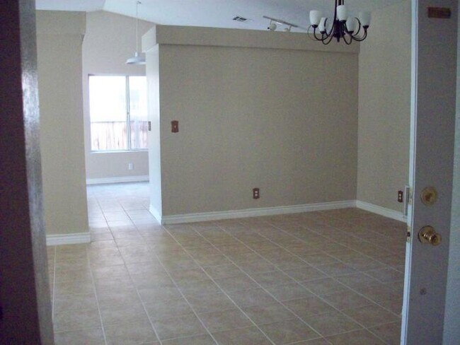 Building Photo - 3711 Cedarwood Ct