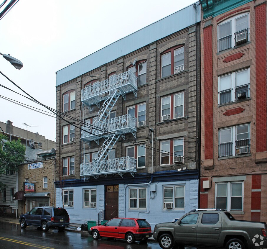 Building Photo - 65 Jackson St