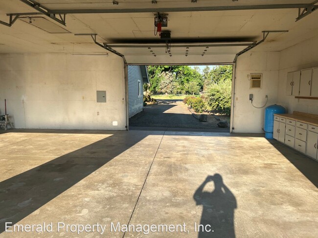 Building Photo - 5 br, 2 bath House - 92019 River Road