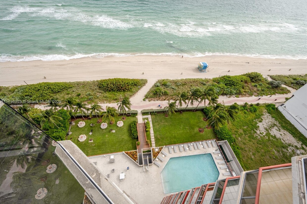 Foto principal - 6767 Collins Ave