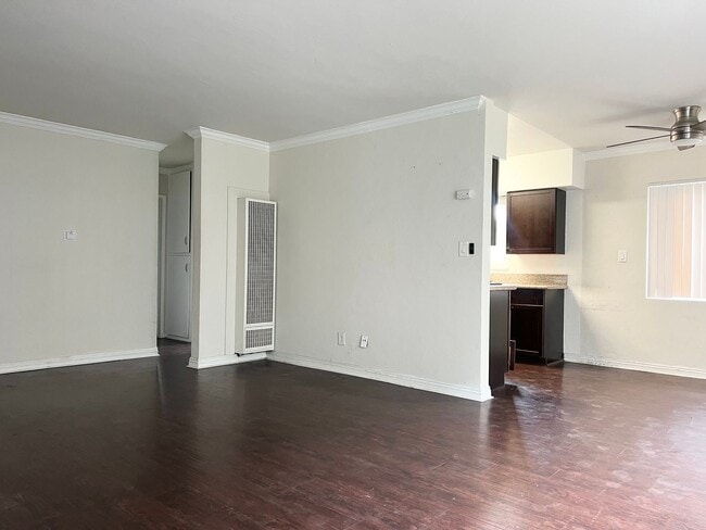 Building Photo - Bright 2 bed 1 bath in Pacific Beach