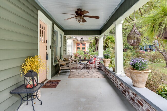 Building Photo - 953 Gilbert St SE