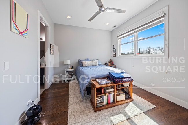 Building Photo - 2528 N Linden Pl