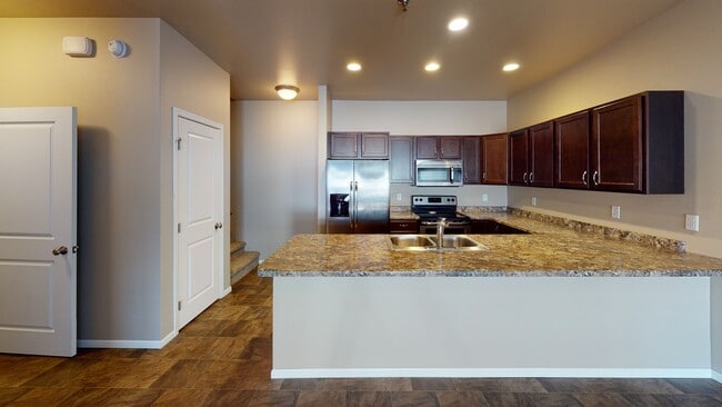 Building Photo - Diamond Creek Townhomes & Twinhomes