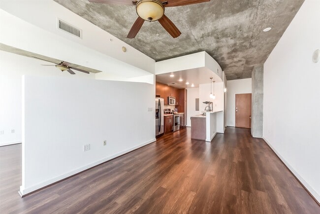 Foto del edificio - 5925 Almeda Rd