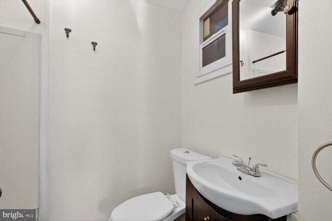 Foto del edificio - 1733 W Oxford St