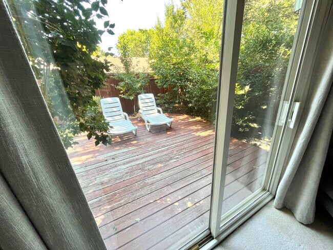 Foto del edificio - 1732 Lavender Ct