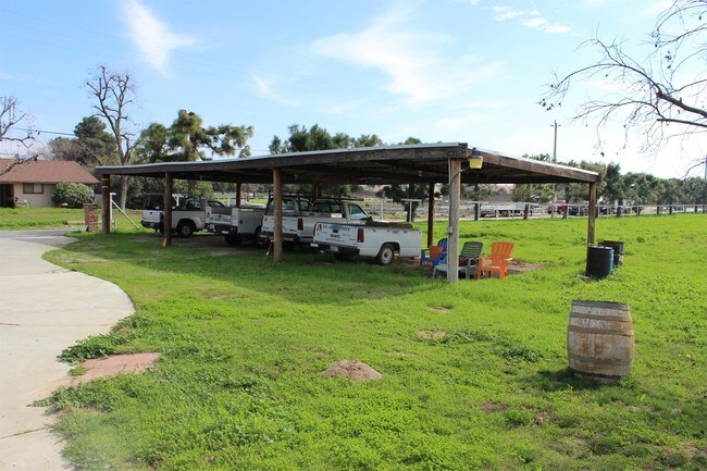 Foto del edificio - 11800 Snow Rd