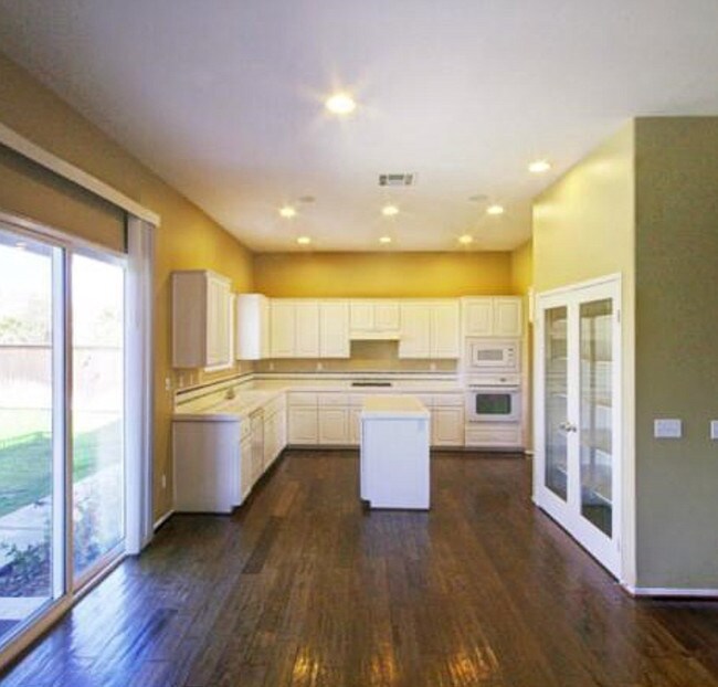 Building Photo - 12022 Brianwood Dr