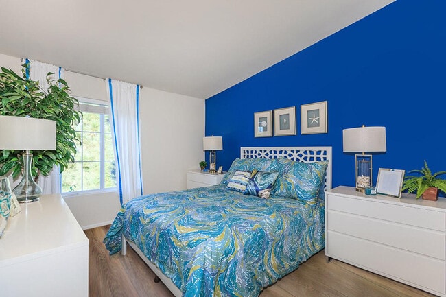 Building Photo - Ladera Apartments