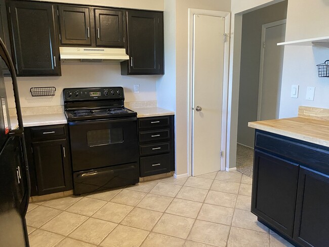 Building Photo - Nokomis - 4 Bedroom