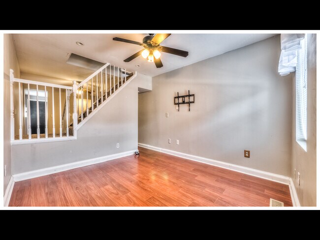 Foto del edificio - 1528 Clarkson St