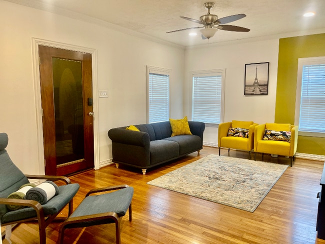 Photo - 2810 Wentworth St Apartment