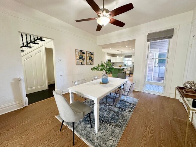 Photo - 715 N Beatty St House