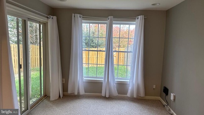 Building Photo - 8890 Montjoy Pl