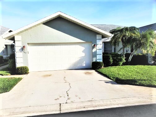 Building Photo - 1749 Royal Cir