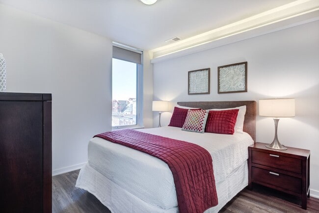 Interior Photo - 1325 N Wells Apartments