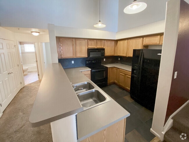 Building Photo - 5485 Zephyr St