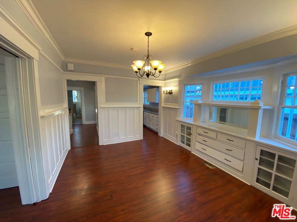 Building Photo - 1427 W 25th St