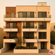 Building Photo - 1414 S Beverly Dr